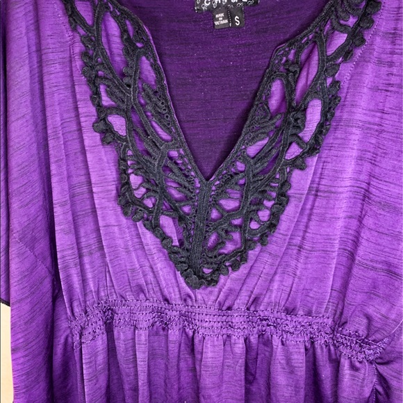 Cute Tunic/Blouse - Picture 2 of 3